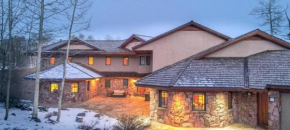 Slopeside Villa by Exceptional Stays